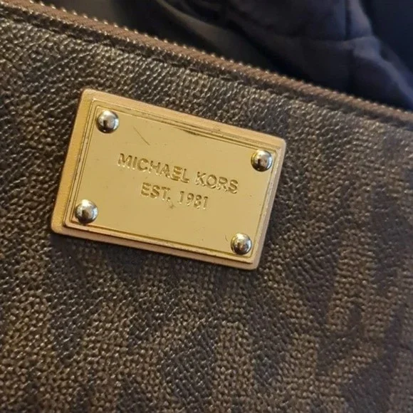 Michael Kors Brown Signature Leather Zip Wallet - Picture 2 of 11